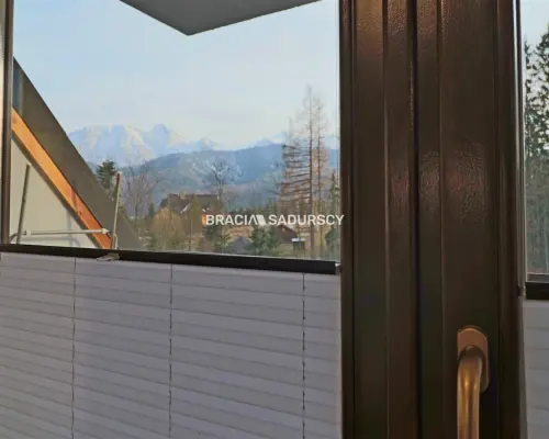 Dwupoziomowy Apartament z Widokiem na Giewont w Kościelisku    Oferujemy  na sprzedaż lub na wynajem długoterminowy  przestro