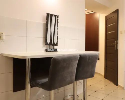 2 pokoje o pow. 45 m 2  blisko centrum i krakowskich uczelni OFERTA PROMOCYJNA DLA STUDENTÓW - TYLKO DO KOŃCA WRZEŚNIA