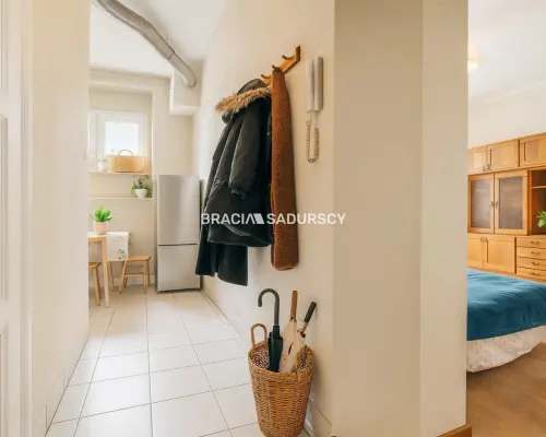 Na sprzedaż wyjątkowe mieszkanie inwestycyjne na Starym Mieście w okolicach Poczty Głównej.     Zadbana kamienica i po