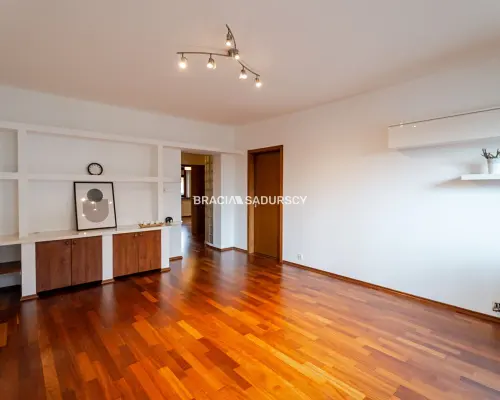 Duże 3 pokoje 79,8 m² | balkon | komórka | garaż | Wierzyńskiego | Kraków    Na sprzedaż przestronne miesz