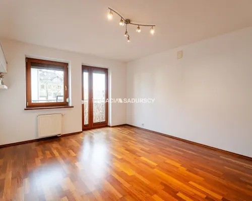 Duże 3 pokoje 79,8 m² | balkon | komórka | garaż | Wierzyńskiego | Kraków    Na sprzedaż przestronne miesz