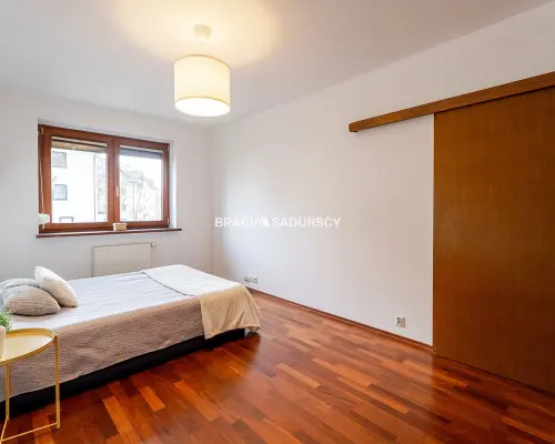 Duże 3 pokoje 79,8 m² | balkon | komórka | garaż | Wierzyńskiego | Kraków    Na sprzedaż przestronne miesz