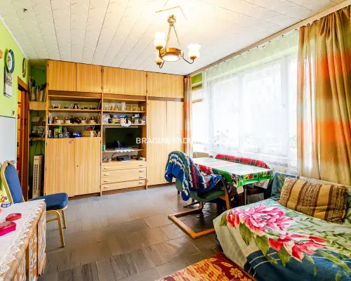 Bieńczyce, osiedle Strusia. 3 pokojowe mieszkanie o pow. 45,42 m 2 .                      Mieszkanie do remontu, na  3  piętrz