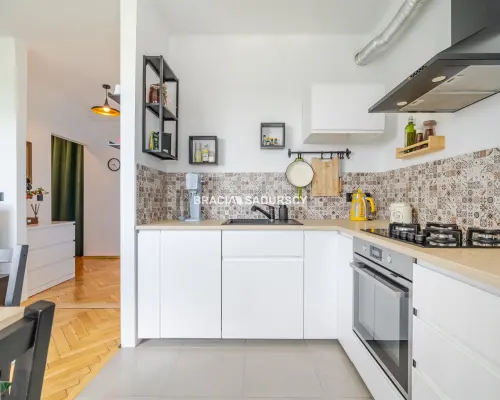 Kraków, al. Grottgera, Krowodrza - mieszkanie 39 m² z balkonem i garażem.   Na sprzedaż dwupokojowe mieszkanie o
