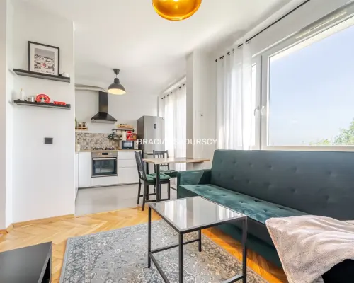 Kraków, al. Grottgera, Krowodrza - mieszkanie 39 m² z balkonem i garażem.   Na sprzedaż dwupokojowe mieszkanie o