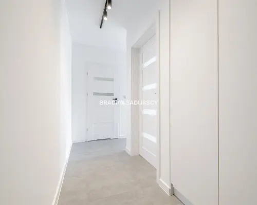 Bochnia, 2-pokojowe mieszkanie o powierzchni 37 m² wraz z miejscem postojowym i komórką lokatorską. Mieszkanie poł