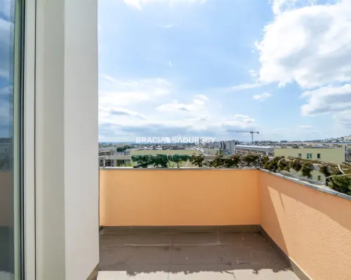 M 50M2 / 3 POKOJE / BALKON / GARAŻ / ZIELONO