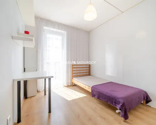 M 50M2 / 3 POKOJE / BALKON / GARAŻ / ZIELONO