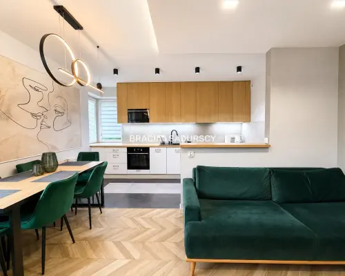 2 pok, 50 m², balkon, winda, garaż + komórka