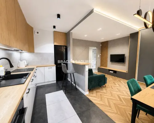 2 pok, 50 m², balkon, winda, garaż + komórka