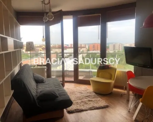 ATRAKCYJNY APARTAMENT 2 POKOJOWY           KROWODRZA  GÓRKA- panorama              Oferujemy do wynajmu bardzo atrakcyjny dw