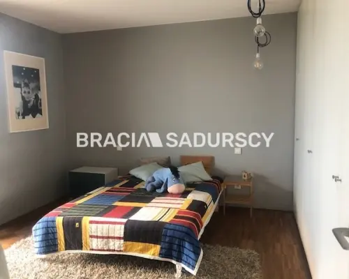 ATRAKCYJNY APARTAMENT 2 POKOJOWY           KROWODRZA  GÓRKA- panorama              Oferujemy do wynajmu bardzo atrakcyjny dw