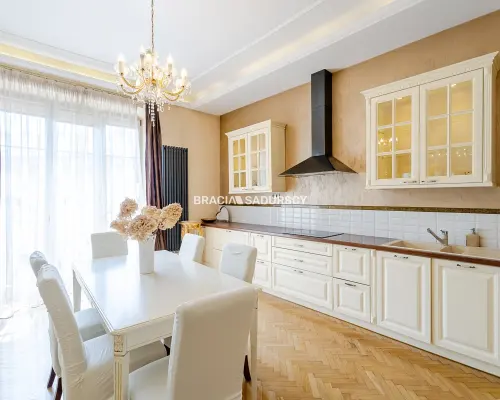 Apartament z duszą tuż przy Plantach, klima, winda