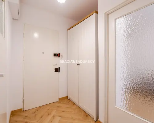 Duży pokój | Osobna kuchnia | Winda