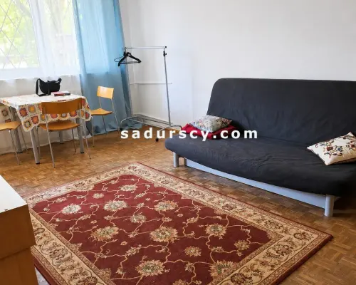Ładna kawalerka 30m 2 , w parku na Powiślu. Zatopiona w zieleni, cicha, w  bezpośrednim sąsiedztwie Bulwarów Wiślanych, licznyc