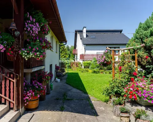 Dom z dużą działką budowlaną. Rzozów 87 arów.