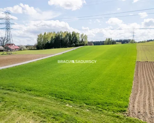 Działka budowlana / 34 + 24 ar