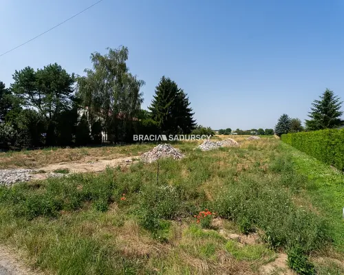 Działka budowlana / MPZP / media / MR2
