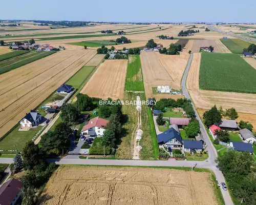 Działka budowlana / MPZP / media / MR2