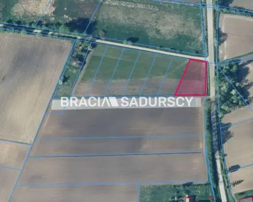 Działka w całości budowlana o pow.: 1464 m2