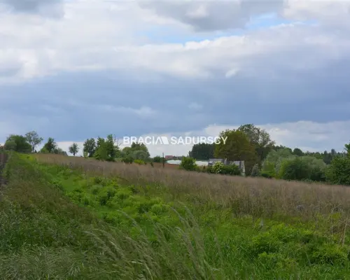 Działka w całości budowlana o pow.: 1313 m2