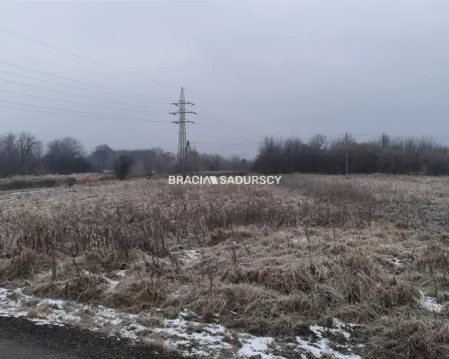 Działka rolna w centrum Krakowa     Działka rolna o powierzchni 33 a położona na terenie objętym miejscowym planem zagospodar