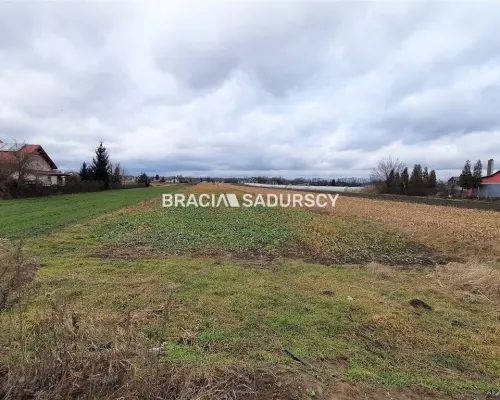 Działka budowlana-inwestycyjna