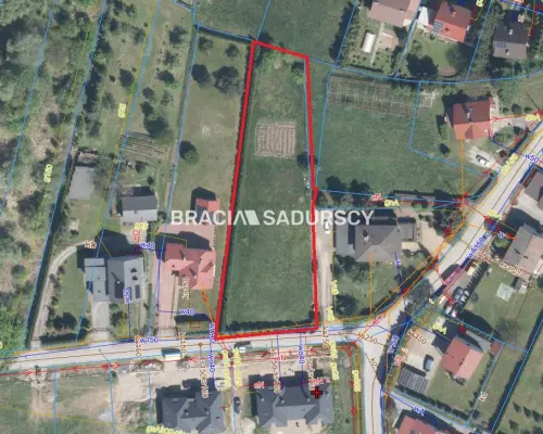Na sprzedaż - działka budowlana 2358 m², Kraków - Nowa Huta (Mogiła)   Oferujemy piękną działkę budowlaną o powie