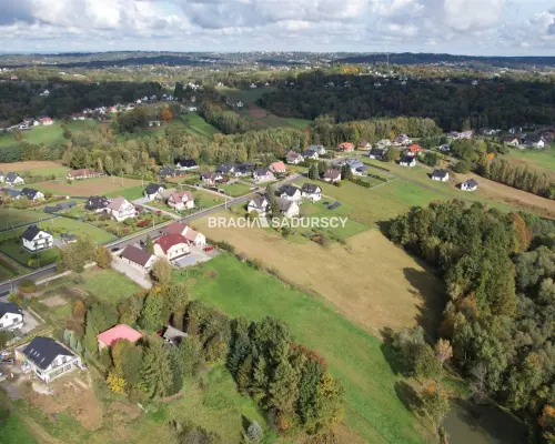 Działka budowlana w Zawadzie gm. Myślenice. Oferujemy do sprzedaży atrakcyjne, widokowe działki budowlane o powierzchni 700 m2