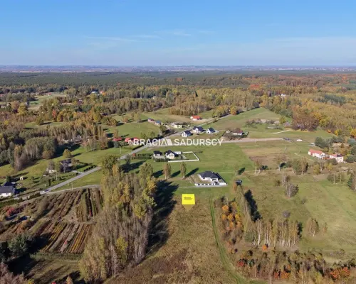 Działka budowlana o powierzchni  44 arów  położona w  Buczkowie, gmina Rzezawa, powiat bocheński  - idealna enklawa do b