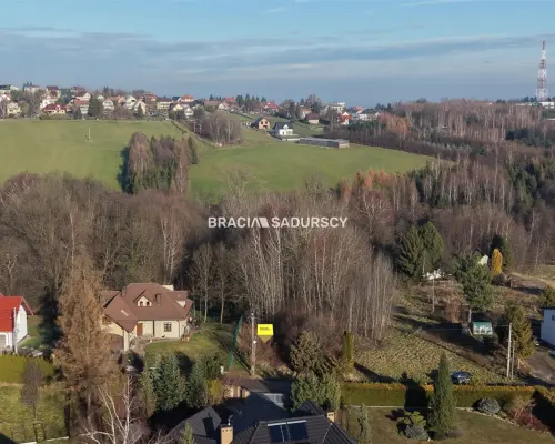 D  ziałka budowlana o pow. 29 arów w Sygneczowie gm. Wieliczka    Oferujemy na sprzedaż działkę budowlaną położoną w m