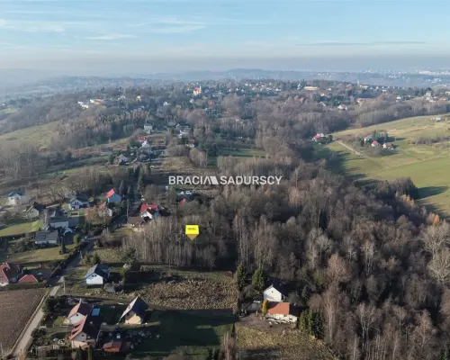 D  ziałka budowlana o pow. 29 arów w Sygneczowie gm. Wieliczka    Oferujemy na sprzedaż działkę budowlaną położoną w m