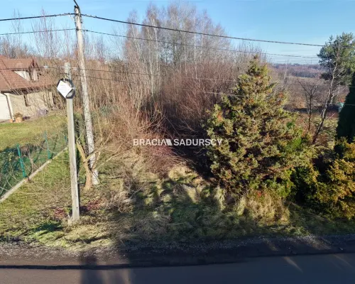 D  ziałka budowlana o pow. 29 arów w Sygneczowie gm. Wieliczka    Oferujemy na sprzedaż działkę budowlaną położoną w m