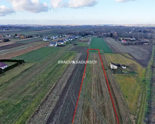 Działka budowlana o pow. 46 arów w Krakowie - Nowej Hucie    Przedmiotem oferty jest działka o nr  302    położona w o