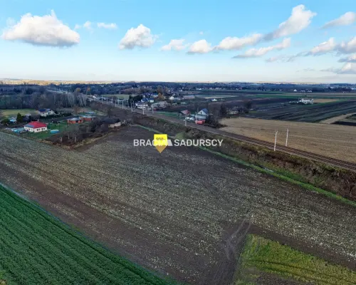 Działka rolna o pow. 26 arów w Krakowie - Nowej Hucie    Przedmiotem oferty jest działka o nr  293  położona w obrębie
