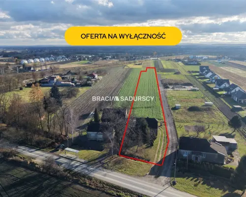 Działka budowlana o pow. 83 arów w Krakowie - Nowej Hucie    Przedmiotem oferty jest działka o nr  301/2    położona w