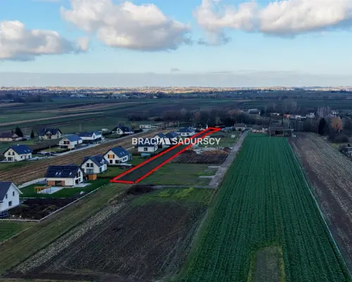 Działka budowlana o pow. 34 arów w Krakowie - Nowej Hucie    Przedmiotem oferty jest działka o nr  307    położona w o