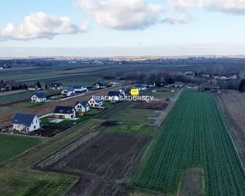 Działka budowlana o pow. 34 arów w Krakowie - Nowej Hucie    Przedmiotem oferty jest działka o nr  307    położona w o