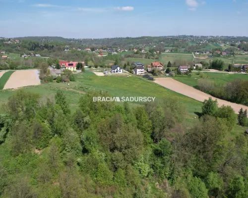 Działka rolna z drewnianym domem Nowa Wieś