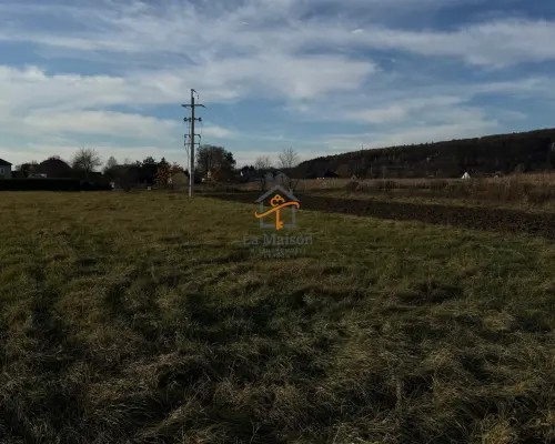 Rusicice, gm. Czernichów. 27 ar w zielonej okolicy