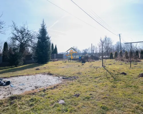 Zelków, 38 arów przy Rezerwacie Dolina Kluczwody