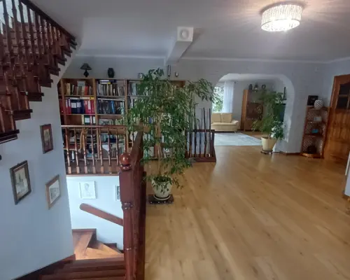 Dom na sprzedaż w Suwałkach – 247 m², 9 pokoi