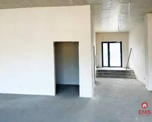 Nowy lokal 180 m2, parter