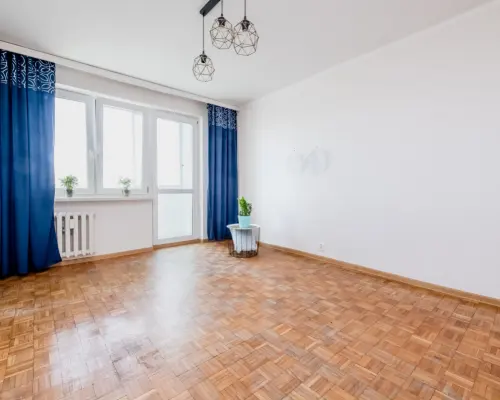 3 pokoje, Młodych