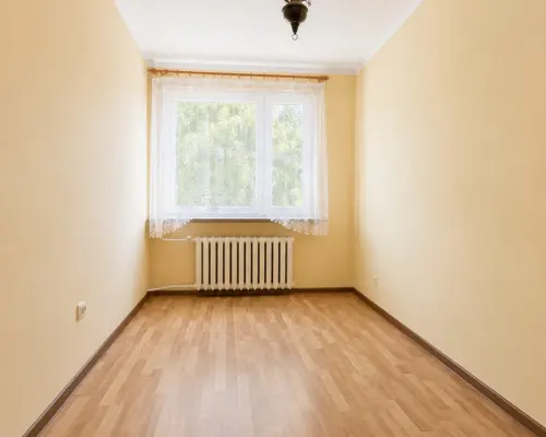 Przestronne mieszkanie z potencjałem-centrum Sejn