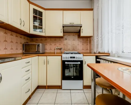 Przestronne 2 pokoje, pierwsze piętro