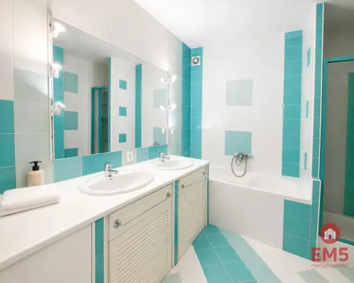 68,5 m² | 3 pokoje | Cegła | 2 balkony