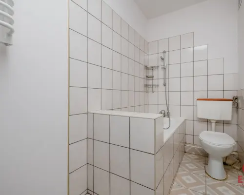 Wysoki parter z balkonem