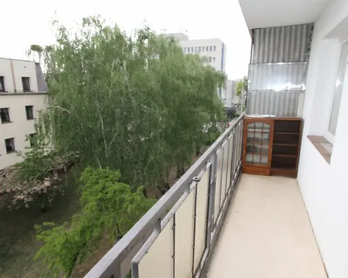 Arkadia Nieruchomości prezentuje komfortowe mieszkanie w samym Centrum miasta - 3 pokoje, balkon, świetna lokalizacja  Na spr