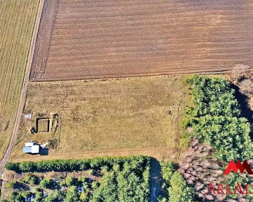 Arkadia Nieruchomości  oferuje na sprzedaż  niezabudowaną nieruchomość gruntową , położoną w  województwie kujawsko-pomorskim ,